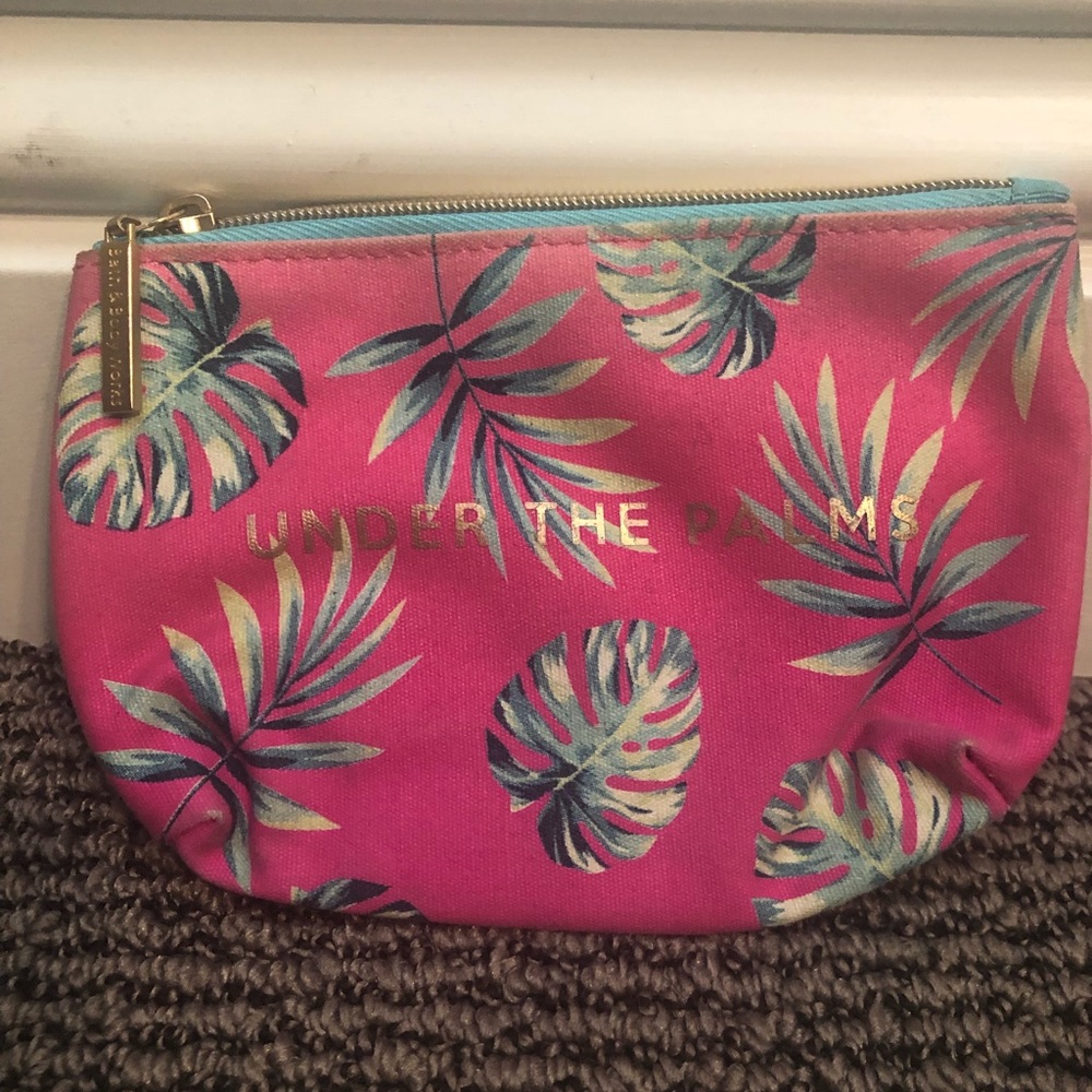 Cosmetic bag
